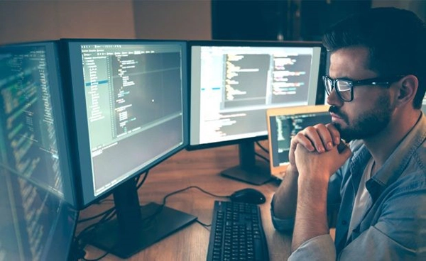 مزایای پایتون در مدیریت